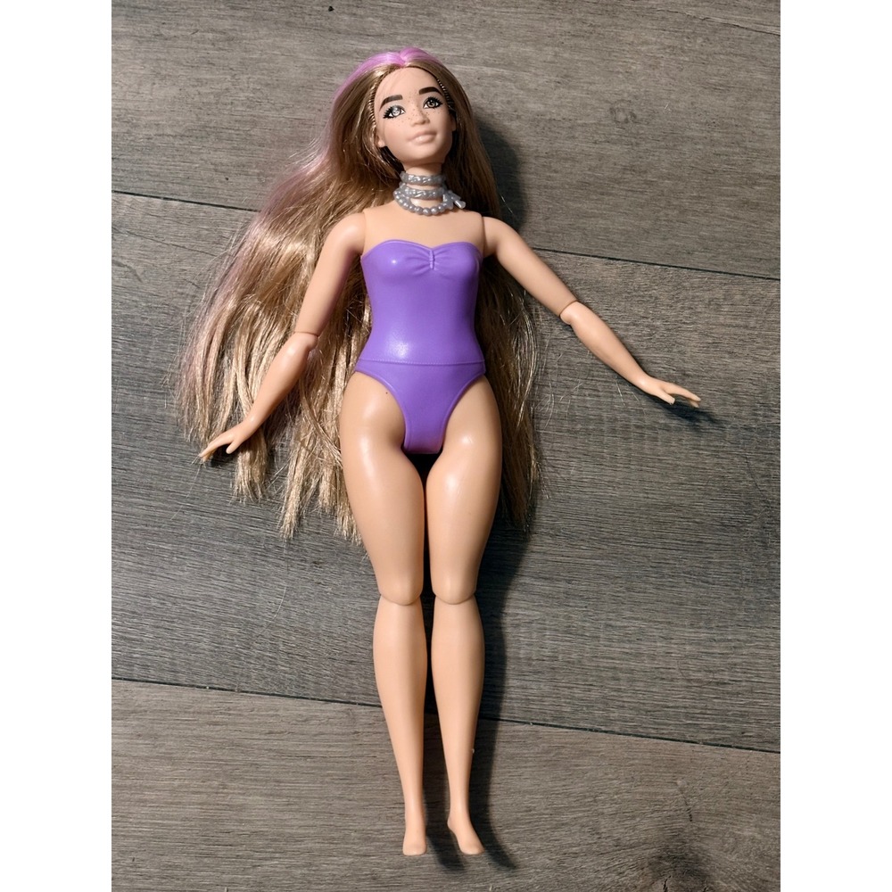 Mattel Barbie Fashionistas Curvy Doll JFY67 Freckles Pink Streaks Swimsuit